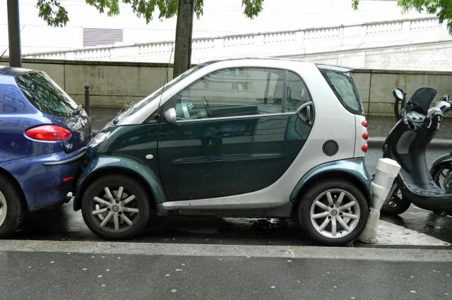 Экстремальная парковка в Париже