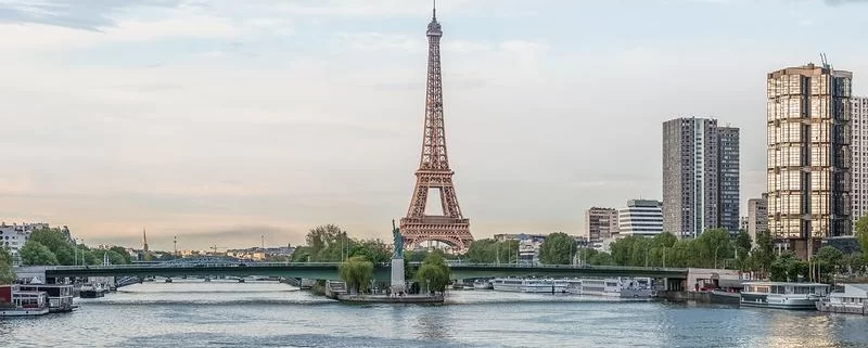 Мост Гренель в Париже
