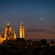 Базилика Секре-Кер в свете луны