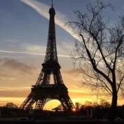 Рассвет над Парижем