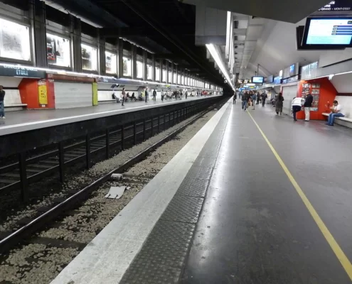 Станция RER A в Париже