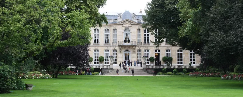 Матиньонский дворец в Париже
